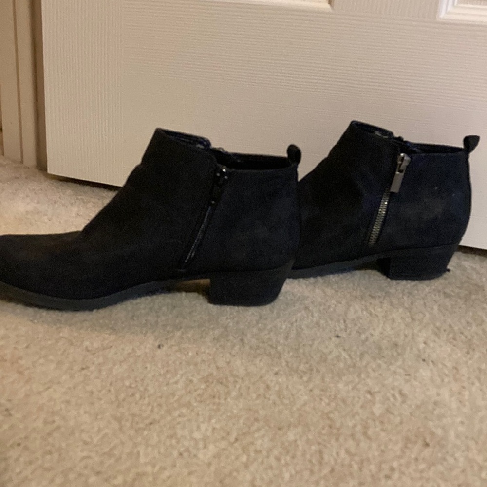 Carlos by Carlos Santana black suede ankle boot, size 8.5